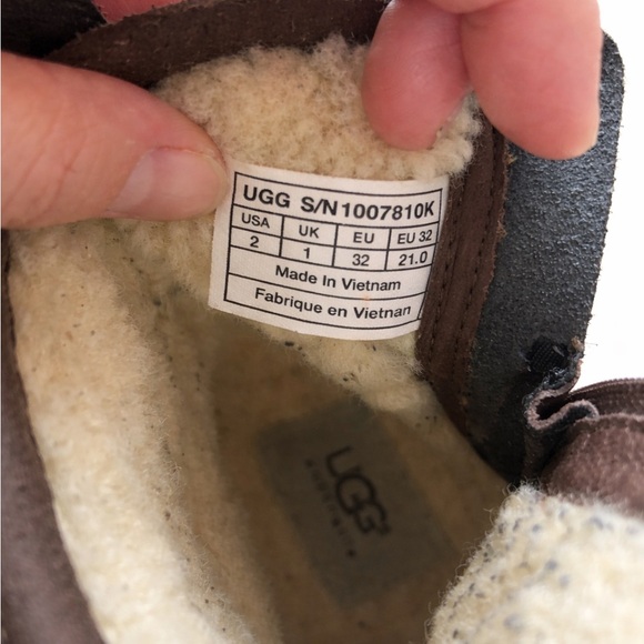 UGG Kids Brown & Gray Shearling Lined Ankle Boots Size 2 - Picture 3 of 8